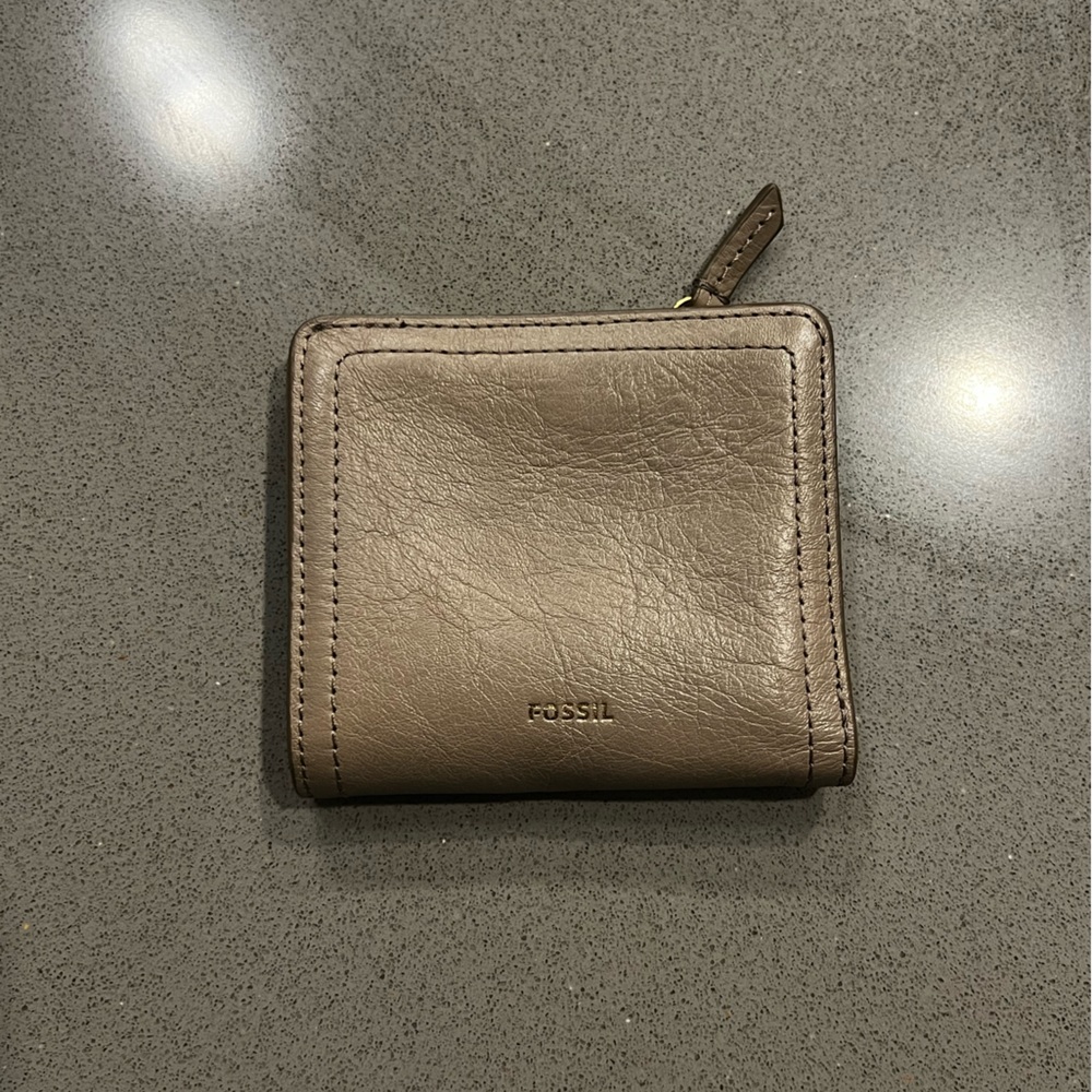 Mini Fossil Wallet - Picture 2 of 3